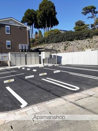 サンライズ[1LDK/49.06m2]の駐車場