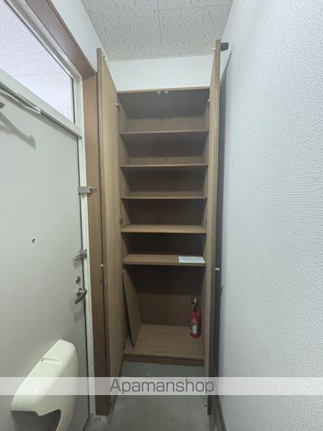 カラーズBの内装写真