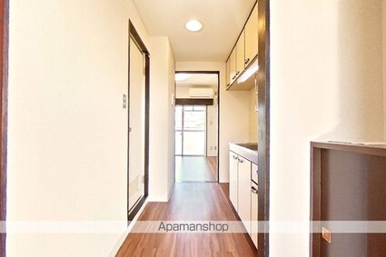 日の出ハイツ[1R/17.4m2]の玄関