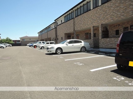 エスポワール・シャトー愛子Ⅲ[1K/33.83m2]の駐車場