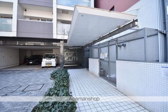 グラビスコート十日市の玄関写真