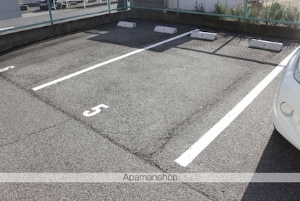 プレジールムラカミ[3DK/56.1m2]の駐車場2