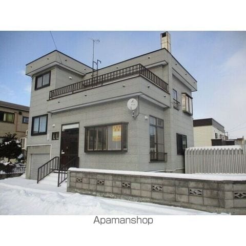 函館本線 苗穂駅 徒歩16分 2階建 築42年の玄関写真