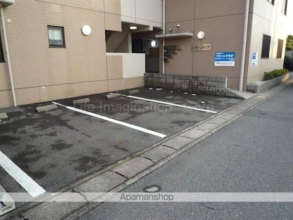 Ｕグリーンハイツ[1LDK/50m2]の駐車場2