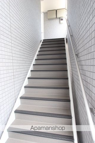 リブリ・MIYABIの玄関写真