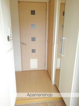 ゼファーしるく[2DK/50.21m2]の玄関