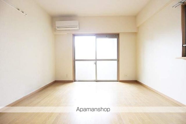 クラウンズワン箱崎の内装写真