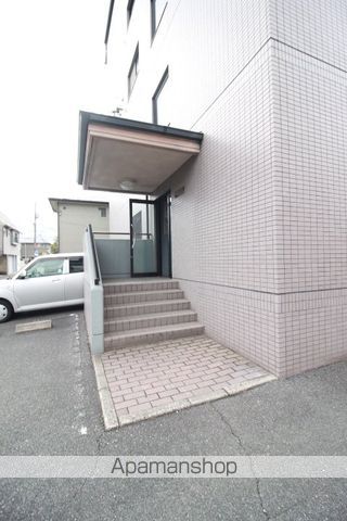 津山線 法界院駅 徒歩29分 5階建 築31年の玄関写真