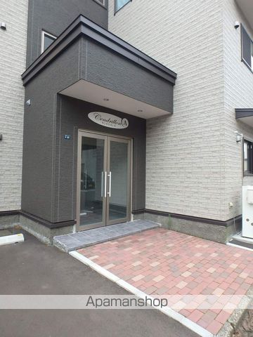 サンドリヨンA棟の玄関写真