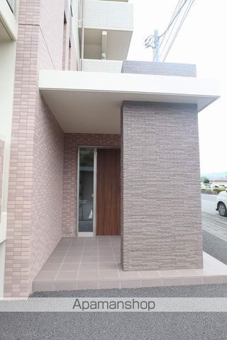 ヴィガラス永田町IIの玄関写真