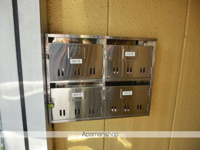 田井町マンションの玄関写真