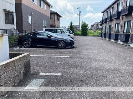 レオパレスサザンクロスＡ[1K/28.02m2]の駐車場