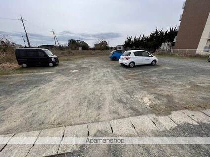 マジェスト旭[1K/25.5m2]の駐車場2