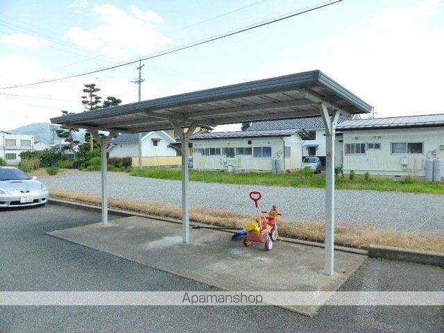 ルミエールひがのの玄関写真