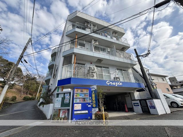 グラッツェの玄関写真
