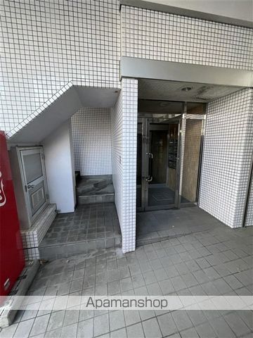 恒志堂伏見ビルの玄関写真