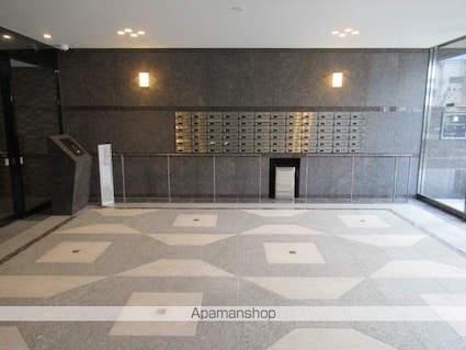 東京都板橋区東新町１丁目[1K/25.75m2]のエントランス2