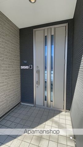 札幌市東西線 新さっぽろ駅 徒歩10分 3階建 築14年の玄関写真