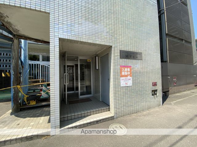 MFビルの玄関写真