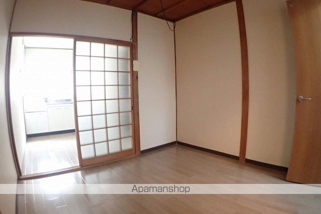 江瀬美町連棟貸家の内装写真