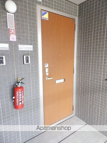 ローゼンシュタット B棟の玄関写真