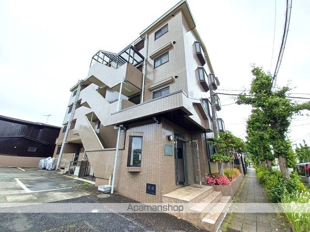 ストークマンションの外観写真