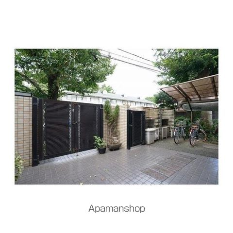 メゾンビアンペルレの玄関写真