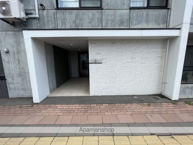 CITY RESIDENCE八軒の玄関写真