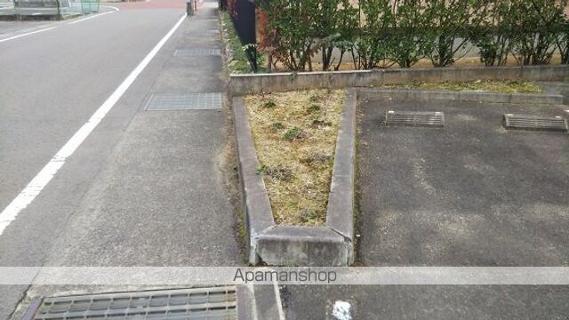 レオパレスＰｕｒｅＦｉｅｌｄ[1K/23.18m2]の庭