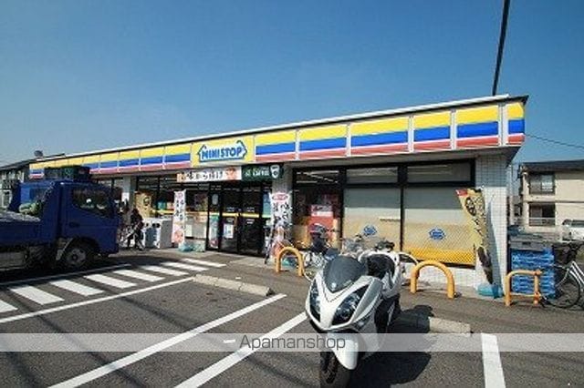 バレーヌ Bの周辺写真