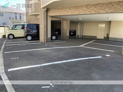 Ｃｈａｒｍｅ．Ｍ（シャルム．エム）[2DK/41.85m2]の駐車場