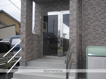 香川県高松市多肥上町[2LDK/59.18m2]のエントランス