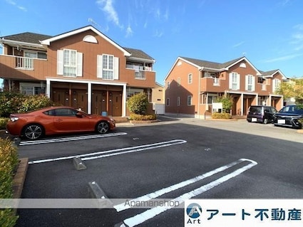 ウインド・ヒルⅠ[1LDK/52.64m2]の駐車場1