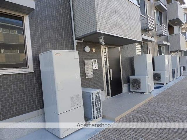 ウィルコート小郡給領町 A・B B棟の玄関写真