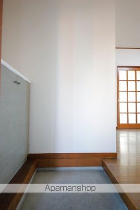 ペアヒル高幡Ⅱ[2DK/43.8m2]の玄関