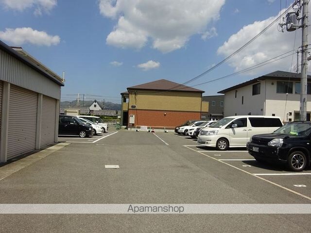 和歌山県和歌山市新在家[1LDK/35.48m2]の駐車場2