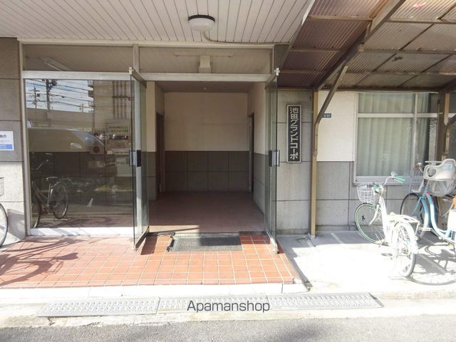 池田グランドコーポの玄関写真