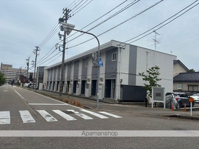 レオパレスアクシス