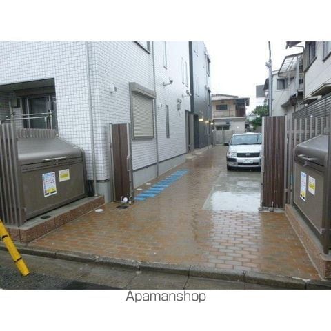 ヘリテージ椎名町 B棟の玄関写真