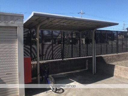 レオパレスＷｉｎｇ日野[1K/23.61m2]のエントランス