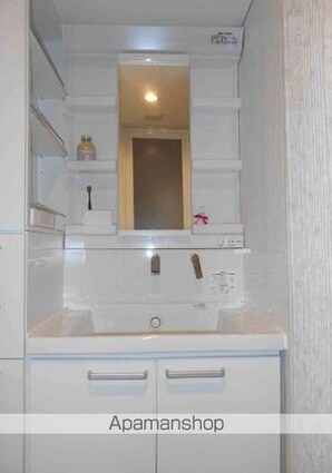 東京都新宿区南元町[1K/29.74m2]の洗面所