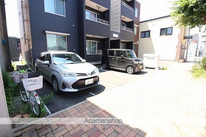 ａｍｉ本町[1LDK/36.24m2]の駐車場