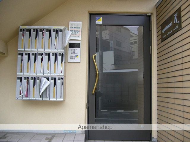 アパートメントKの玄関写真