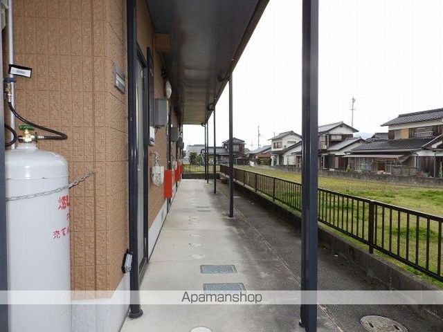 センターロード A棟の玄関写真