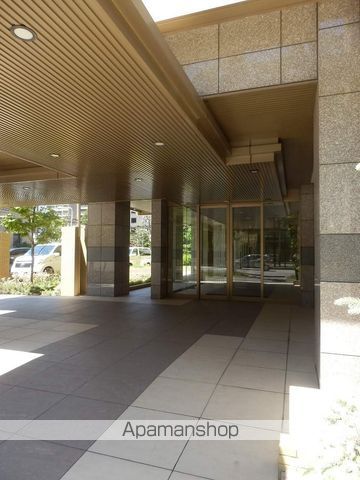 知事公館前タワーレジデンスの玄関写真