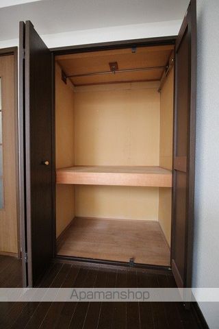 ホワイトキャッスル南小泉11番館の内装写真