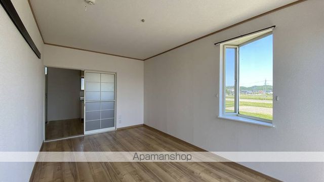 サンシャイン雄町 B棟の内装写真