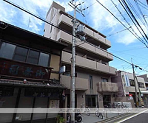 エステート朱雀の外観写真