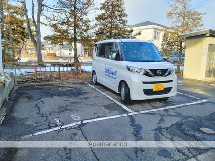 長野県長野市篠ノ井布施五明[2DK/50m2]の駐車場3