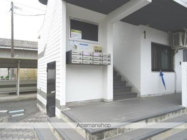 ロイヤルハイツの玄関写真